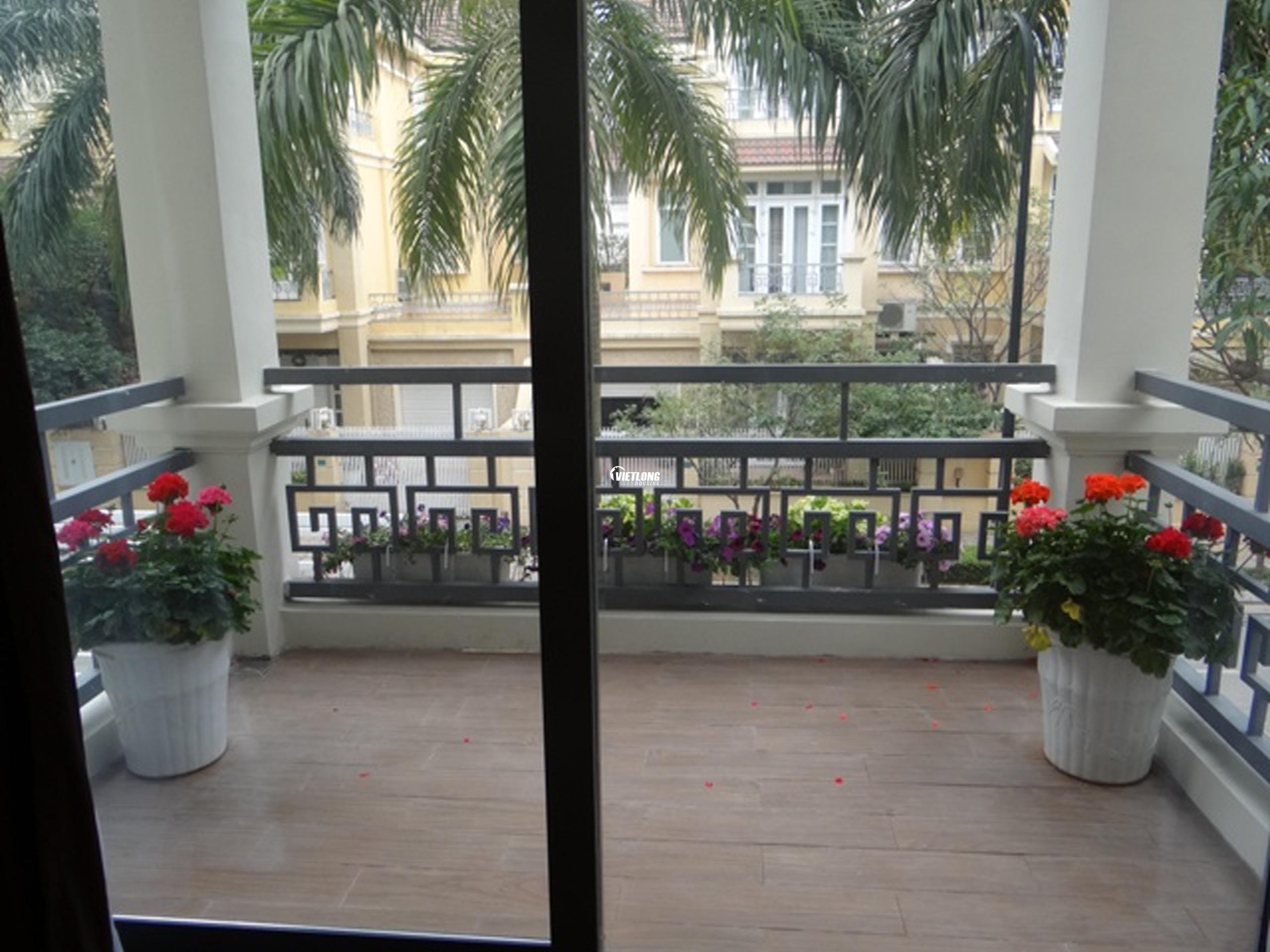 ban biet thu khu T3 Ciputra view song12