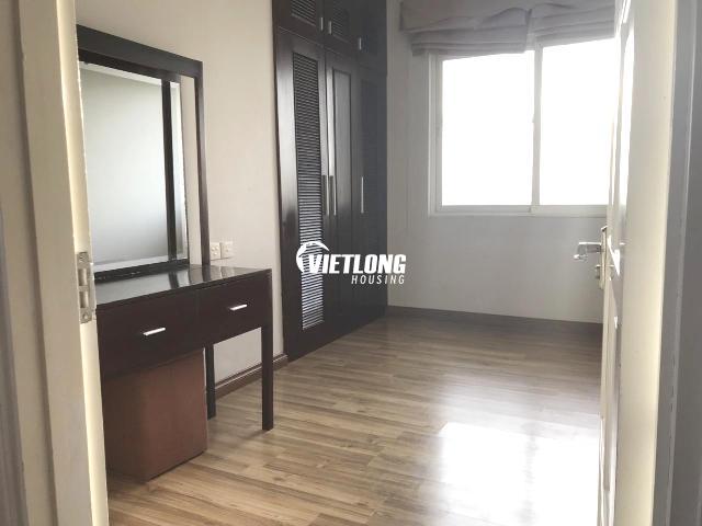 ban chung cu E5 Ciputra (2)