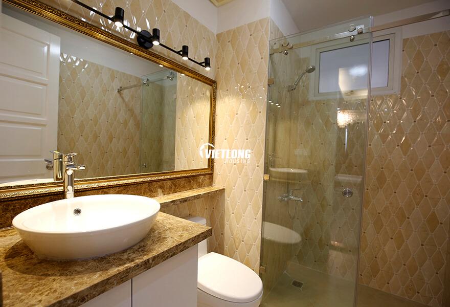 Căn hộ nội thất hiện đại 153m2 4 phòng ngủ cho thuê tại E1 (6)