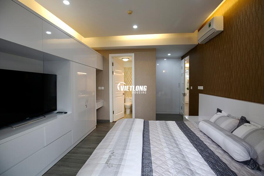 Căn hộ nội thất hiện đại 153m2 4 phòng ngủ cho thuê tại E1 (7)