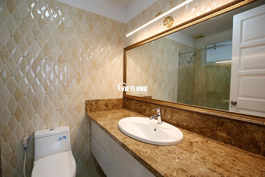 Căn hộ nội thất hiện đại 153m2 4 phòng ngủ cho thuê tại E1 (9)