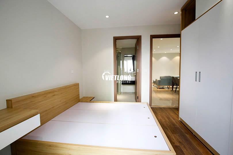 Chính chủ bán căn hộ Ciputra tòa L4 72m2 2 phòng ngủ view sân golf (6)