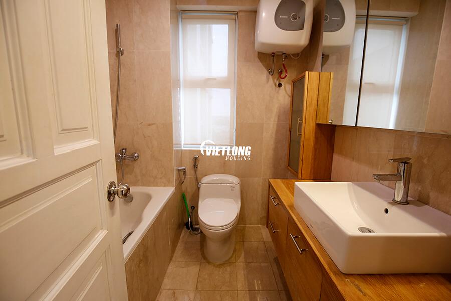 Cho thuê căn hộ nhà P2 Ciputra 145m2 3 phòng ngủ view hồ (8)