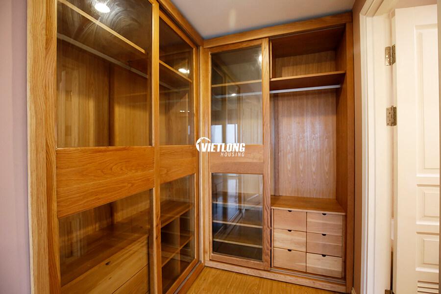 Cho thuê căn hộ nhà P2 Ciputra 145m2 3 phòng ngủ view hồ (9)