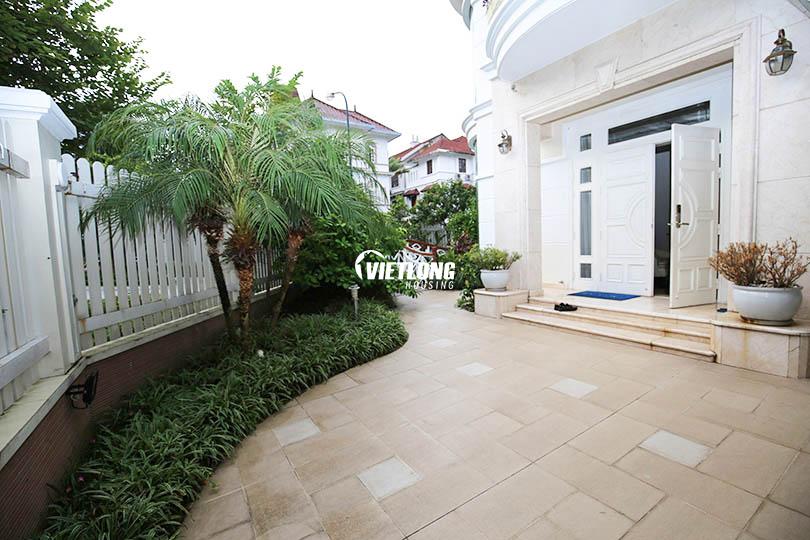 Biệt thự nhiều ánh sáng, sửa chữa đẹp cho thuê tại khu C Ciputra (2)