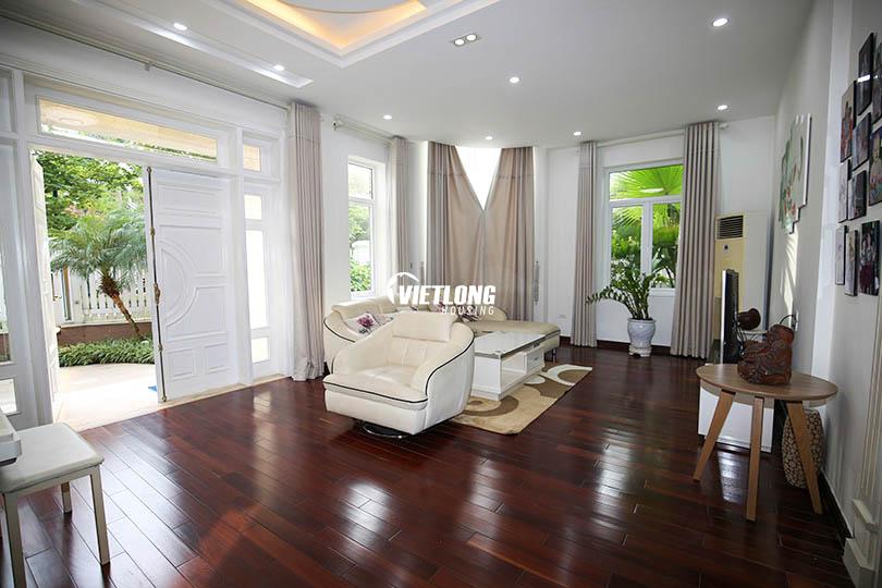 Biệt thự nhiều ánh sáng, sửa chữa đẹp cho thuê tại khu C Ciputra (4)