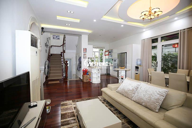 Biệt thự nhiều ánh sáng, sửa chữa đẹp cho thuê tại khu C Ciputra (6)