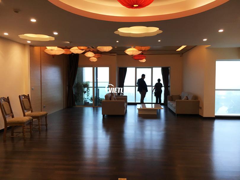 Cho thuê căn hộ 267m2 4 phòng ngủ view hồ tuyệt đẹp (12)