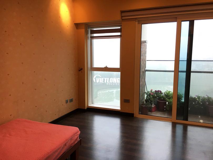 Cho thuê căn hộ 267m2 4 phòng ngủ view hồ tuyệt đẹp (5)