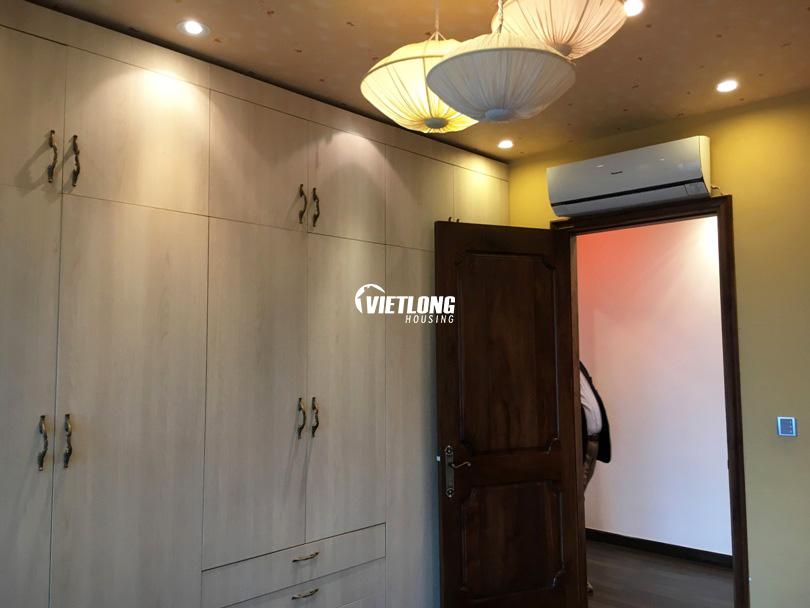 Cho thuê căn hộ 267m2 4 phòng ngủ view hồ tuyệt đẹp (6)