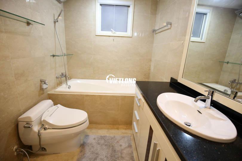 Căn hộ 154m2 3 phòng ngủ nội thất mới cho thuê tại L1 (13)