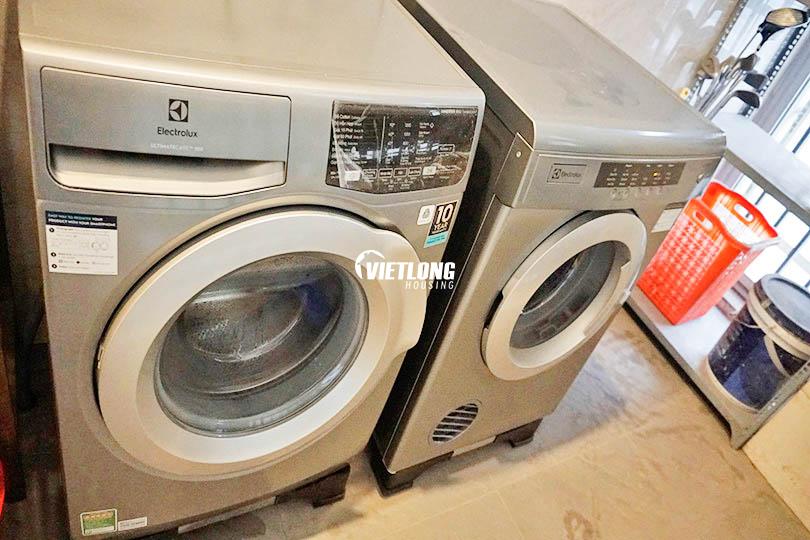 Căn hộ 154m2 3 phòng ngủ view hồ cho thuê (12)