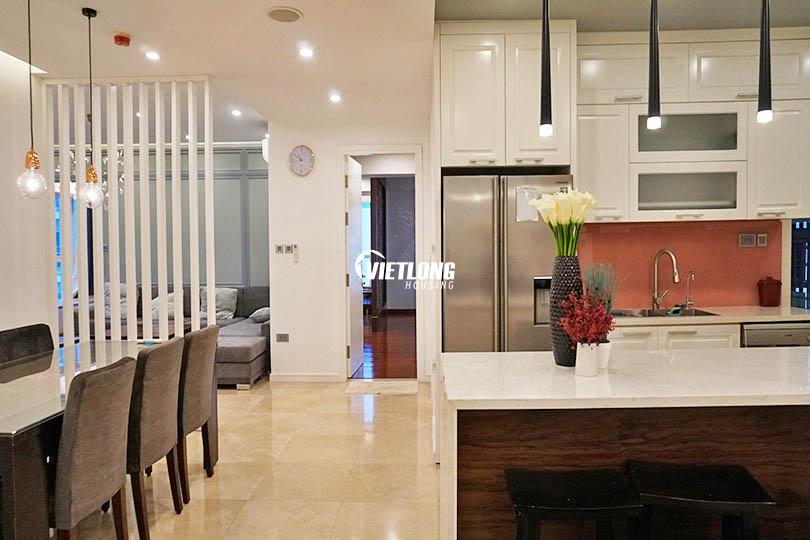 Căn hộ 154m2 3 phòng ngủ view hồ cho thuê (4)