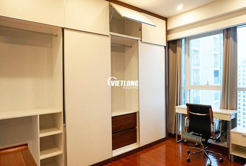 Căn hộ 154m2 3 phòng ngủ view hồ cho thuê (8)