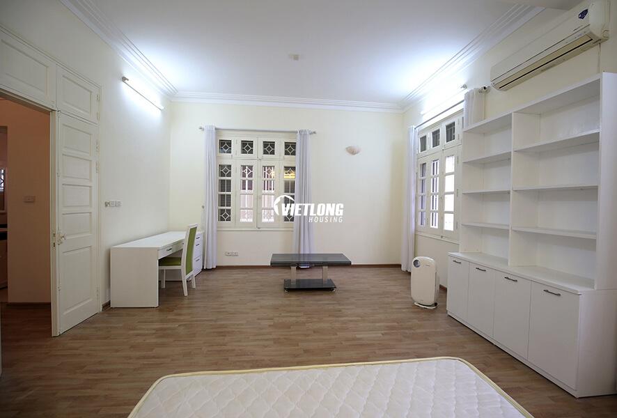 Biệt thự giai đoạn 1 sửa chữa đẹp nhiều ánh sáng cho thuê (13)