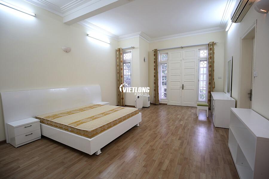 Biệt thự giai đoạn 1 sửa chữa đẹp nhiều ánh sáng cho thuê (14)