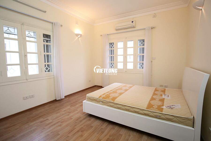 Biệt thự giai đoạn 1 sửa chữa đẹp nhiều ánh sáng cho thuê (18)