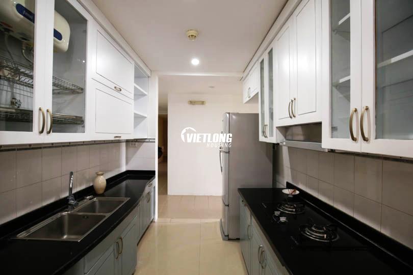 Cho thuê căn hộ 182m2 4 phòng ngủ tại P1 (13)