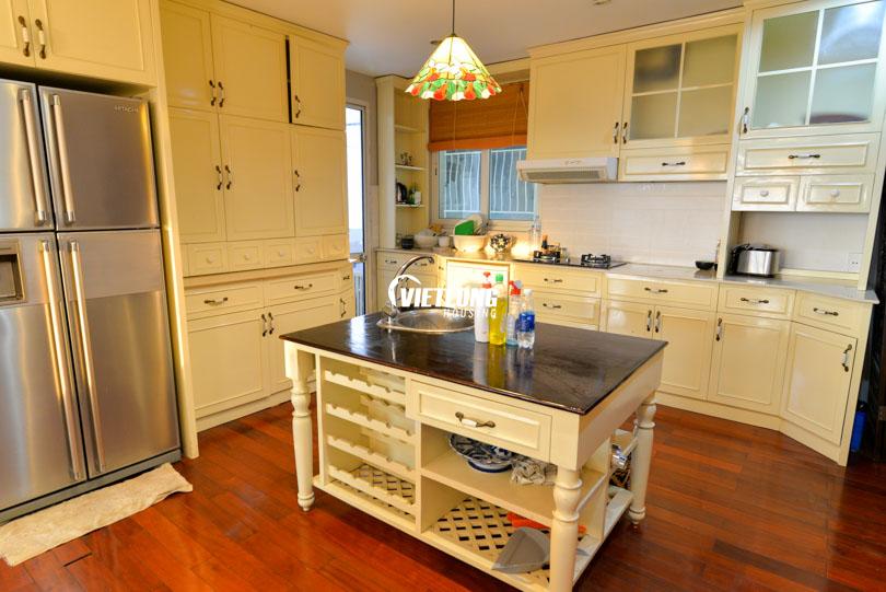 Căn hộ 153m2 3 phòng ngủ phòng khách rộng cho thuê (8)