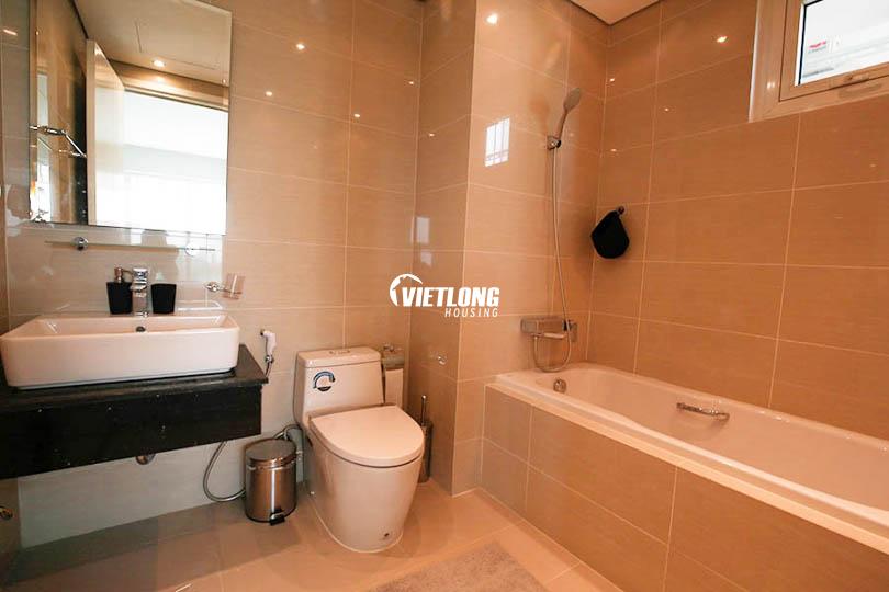 Căn hộ sang trọng phòng khách rộng nhiều ánh sáng cho thuê tại L3 Ciputra (16)